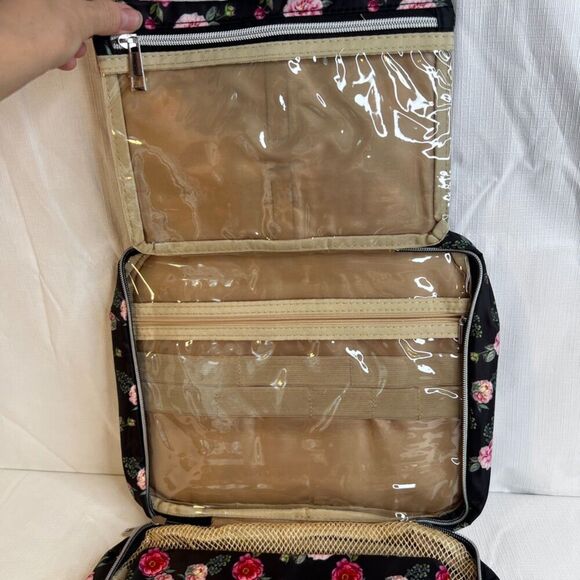 Clearlove NWT Black Floral Print Zip Travel Hanging Toiletry Bag College Dorm - Picture 7 of 9